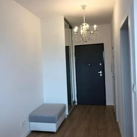 By The River - 2min To Market Square Apartment