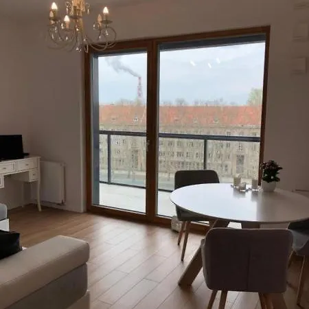 Apartment By The River - 2min To Market Square